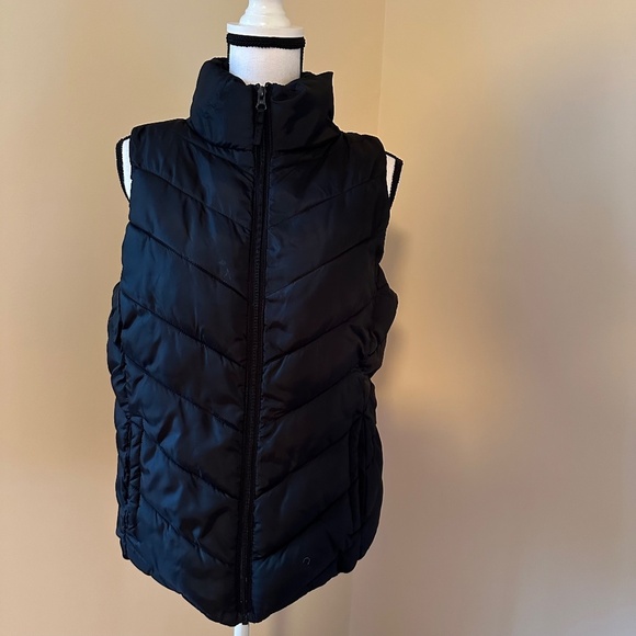 **SO* Black Sleeveless Junior's Puffer Vest Size Large - Picture 2 of 9